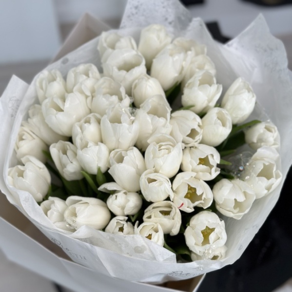 Букет из 25 тюльпанов купить c доставкой по Омску