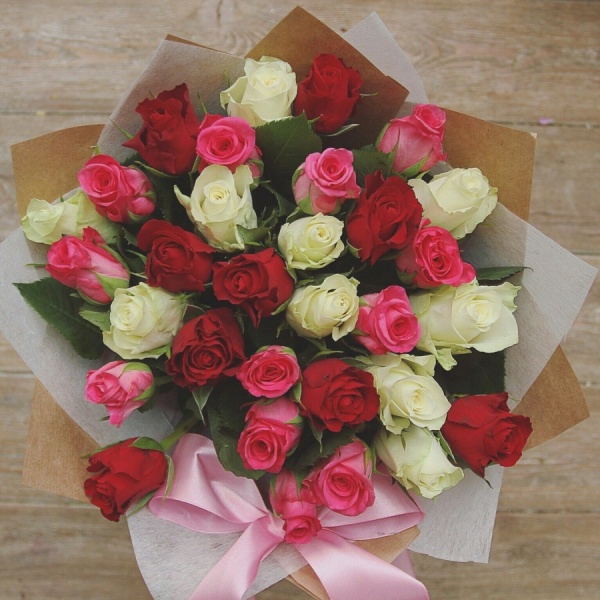 Букет из 25 роз Кения купить c доставкой по Омску